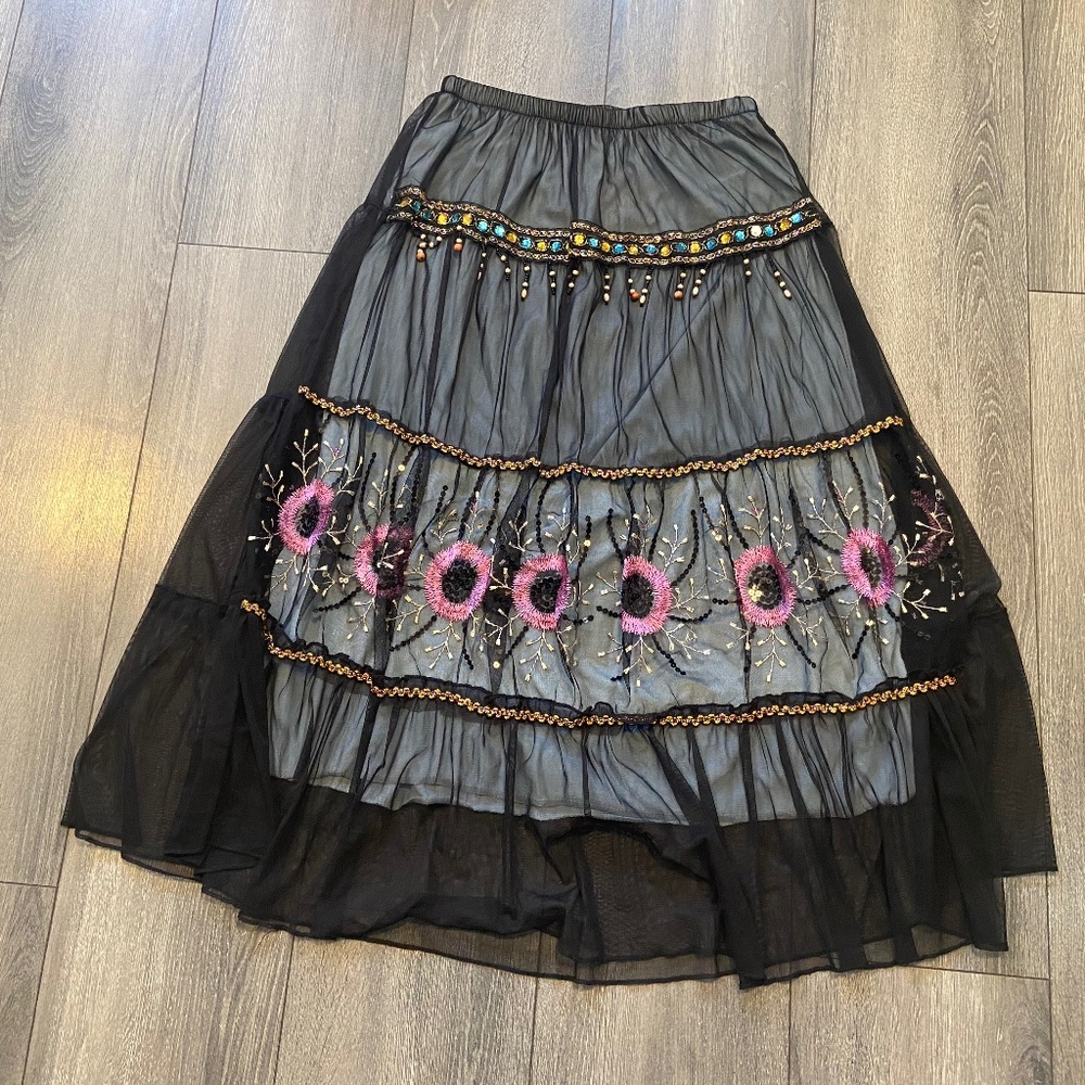 Embroidered skirt